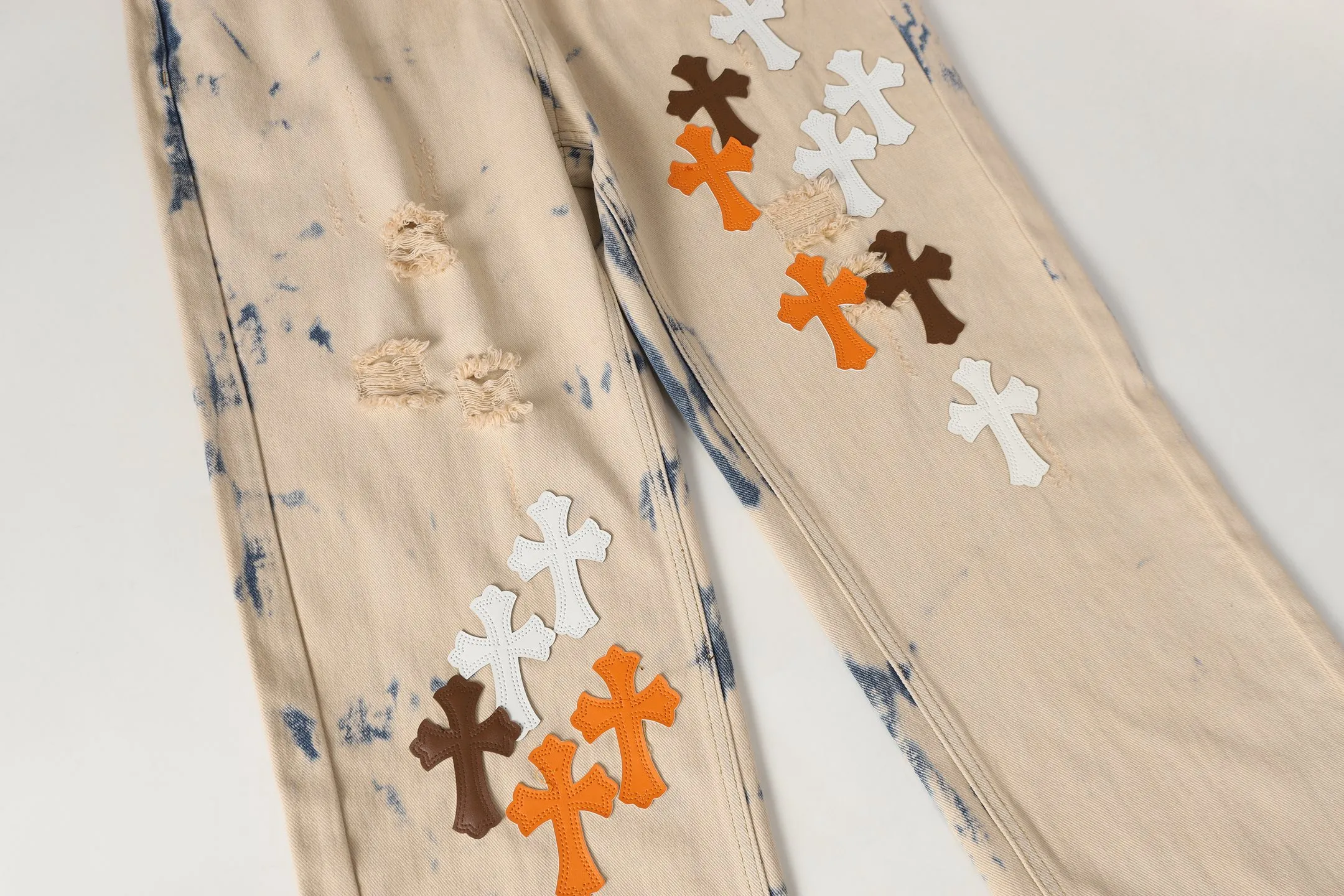 P310 Cross-border model, please do not place an order if you are pursuing quality - Chrome Hearts/Chrome Heart Cross ✝️ Heavy duty washed jeans, trousers and casual pants with leather embroidery - High weight, high density and high quality. The wool is soft, delicate and skin-friendly. Soft and silky to the touch. Warmth and skin-friendly. - Custom-woven and dyed with no color difference. No matter the fabric or workmanship details, it beats the ordinary version on the market - Hardware zipper accessories are all customized, full of details - Color: Tie-dye -Size: 28 30 32 34 36